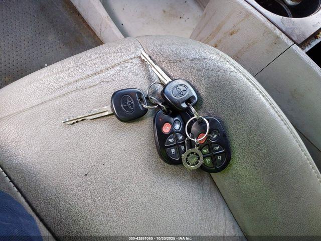 Toyota Sienna Xle V6 8 Passenger Image 2