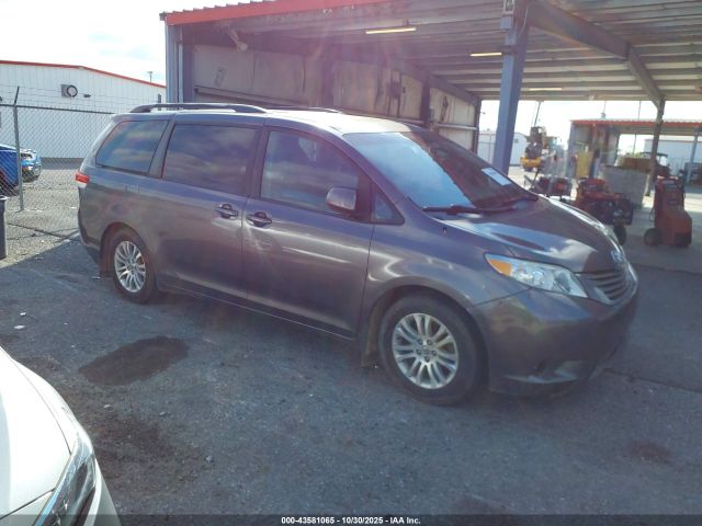 Toyota Sienna Xle V6 8 Passenger Image 8