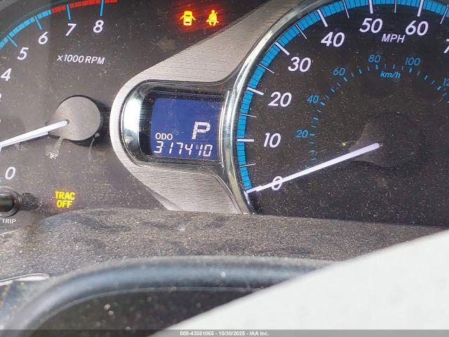 Toyota Sienna Xle V6 8 Passenger Image 9