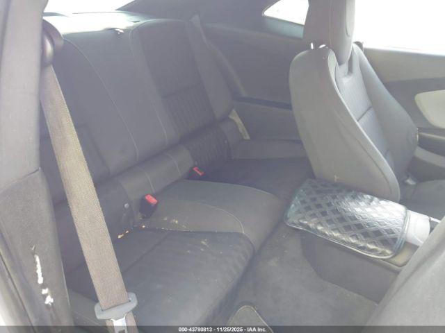 Chevrolet Camaro 1ls Image 2