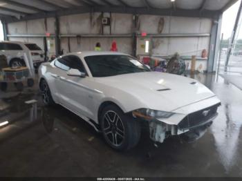  Salvage Ford Mustang