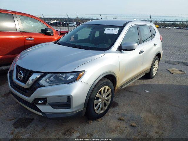 Nissan Rogue S Image 4