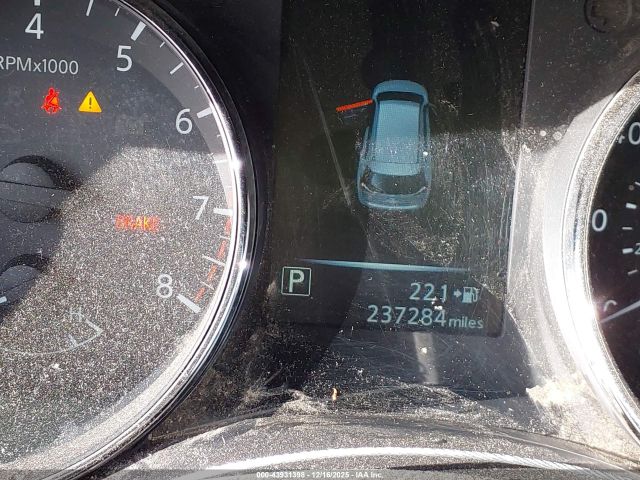 Nissan Rogue S Image 9