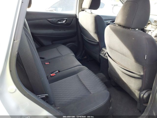 Nissan Rogue S Image 8