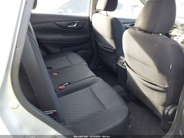 Nissan Rogue S Image 8