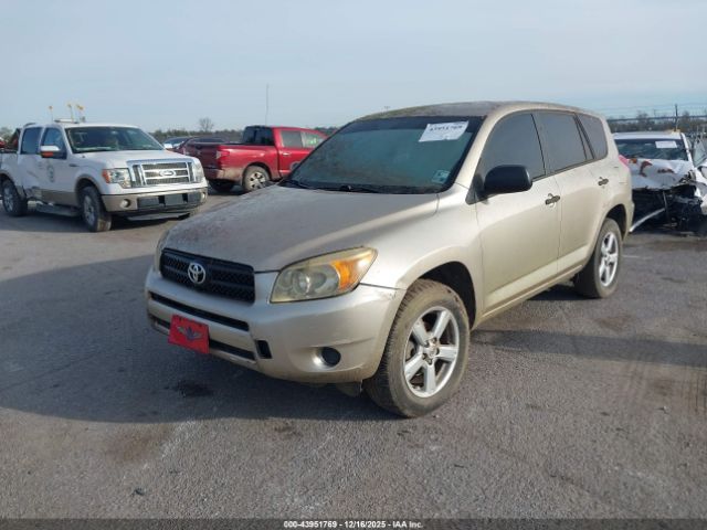 Toyota RAV4 Image 10
