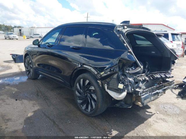 Lincoln Nautilus Reserve Image 3