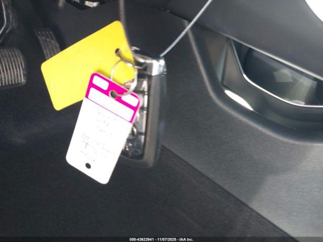 Lincoln Nautilus Reserve Image 8