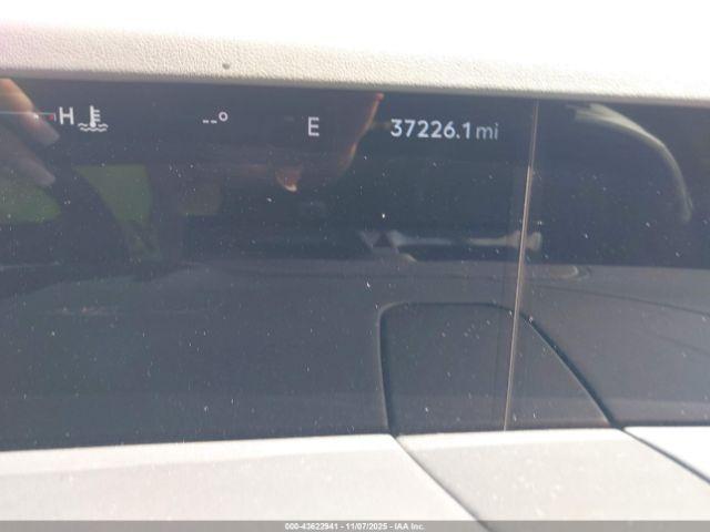 Lincoln Nautilus Reserve Image 12