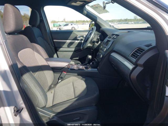 Ford Explorer Xlt Image 4