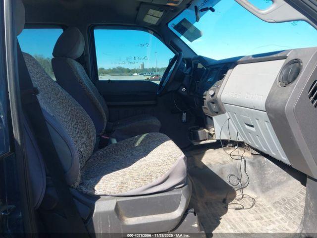 Ford F-250 Xl Image 3