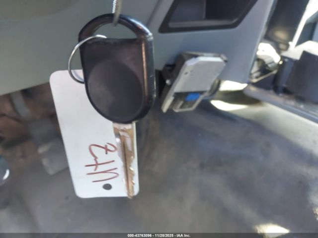 Ford F-250 Xl Image 9