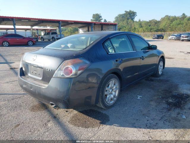 Nissan Altima 2.5 S Image 9