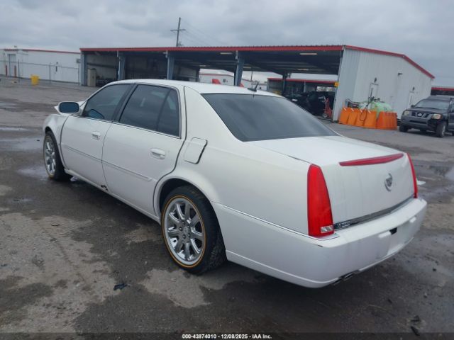 Cadillac DTS V8 Image 4