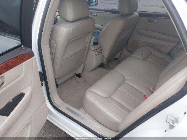 Cadillac DTS V8 Image 2