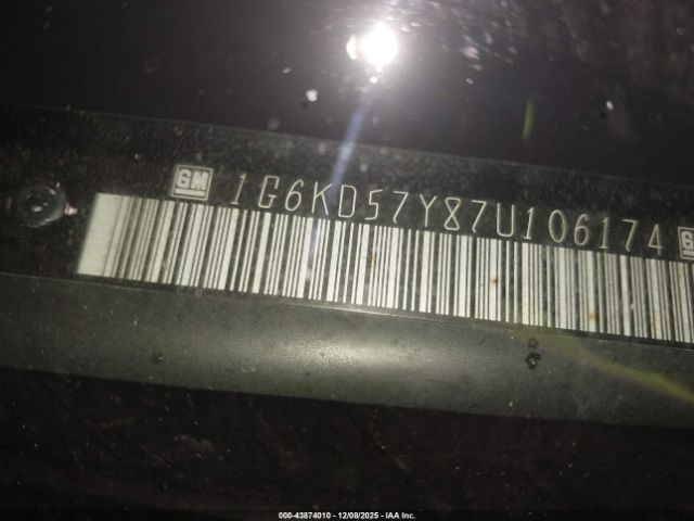 Cadillac DTS V8 Image 10