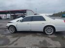 Cadillac DTS V8 Image 9