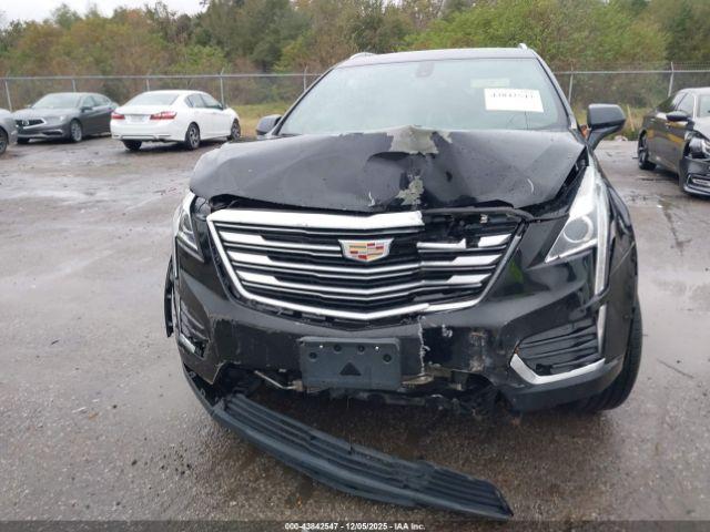 Cadillac XT5 Standard Image 9