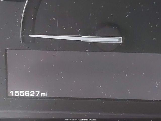 Cadillac XT5 Standard Image 2