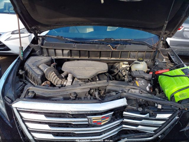 Cadillac XT5 Standard Image 11