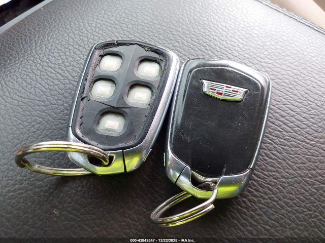 Cadillac XT5 Standard Image 10