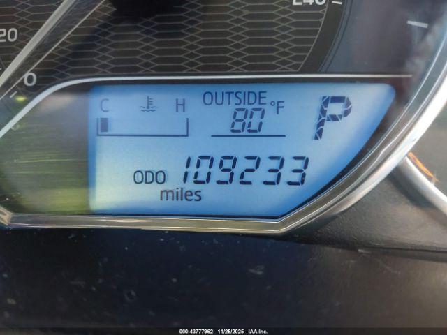 Toyota Corolla Le Image 13