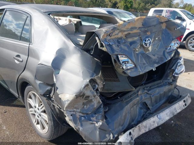 Toyota Avalon Limited Image 3