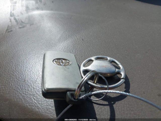 Toyota Avalon Limited Image 11