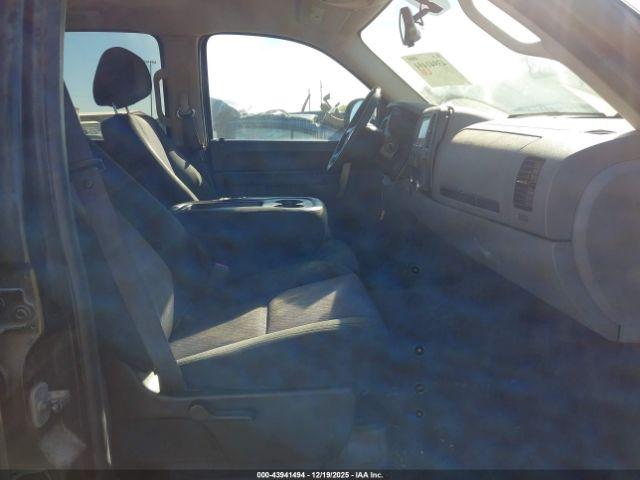 Chevrolet Silverado 1500 Ls Image 6