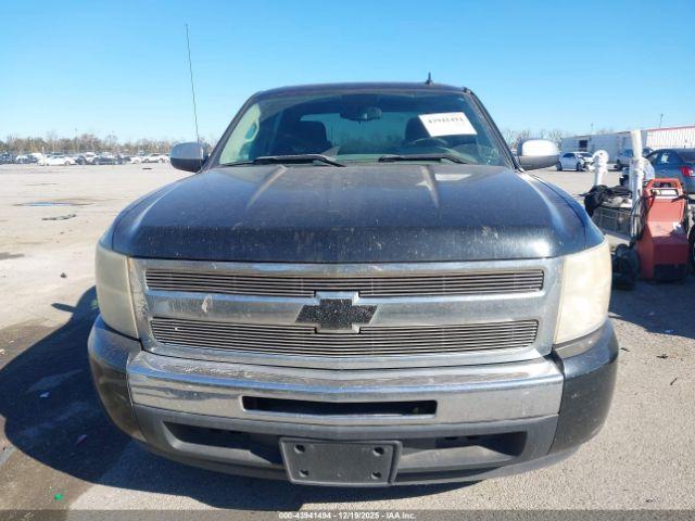 Chevrolet Silverado 1500 Ls Image 12