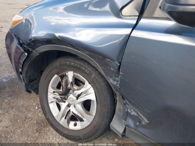 Toyota RAV4 Le Image 10