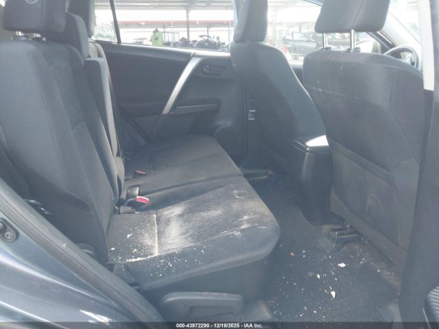 Toyota RAV4 Le Image 2