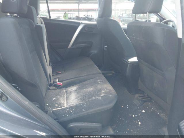 Toyota RAV4 Le Image 2