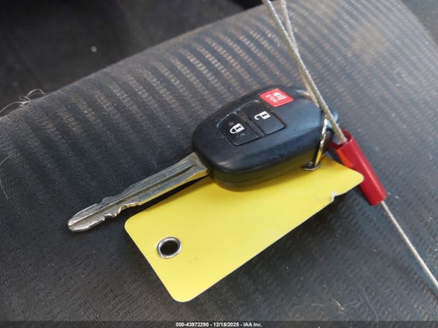 Toyota RAV4 Le Image 4