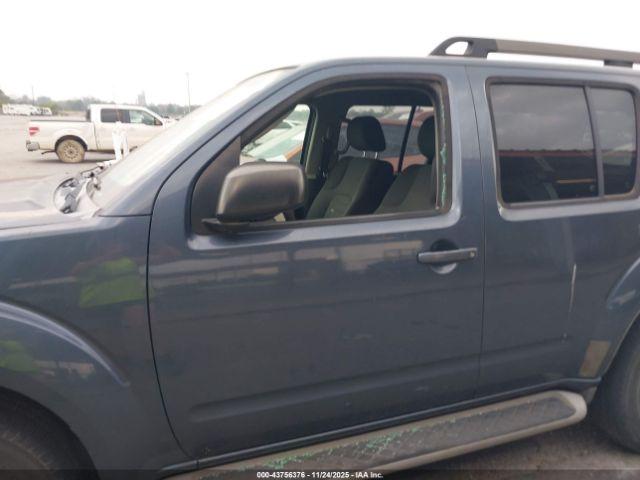 Nissan Pathfinder S Image 11