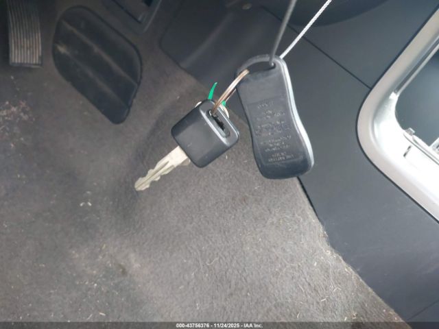 Nissan Pathfinder S Image 9