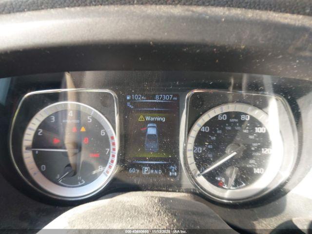 Nissan Titan Sv Gas Image 2