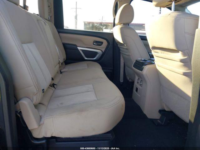 Nissan Titan Sv Gas Image 12