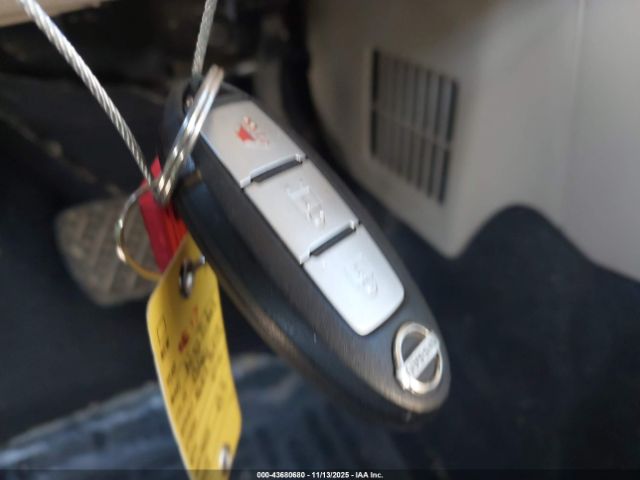 Nissan Titan Sv Gas Image 5