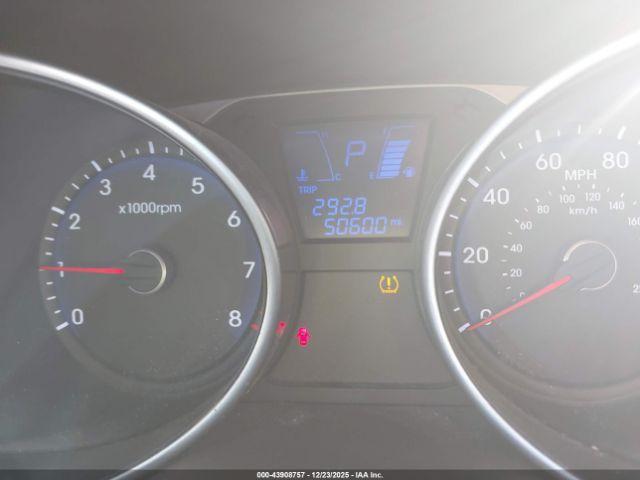 Hyundai TUCSON Limited Image 12