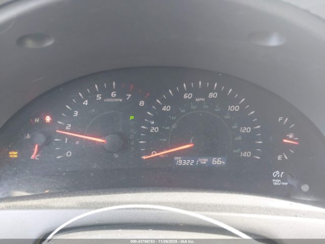 Toyota Camry Le Image 12