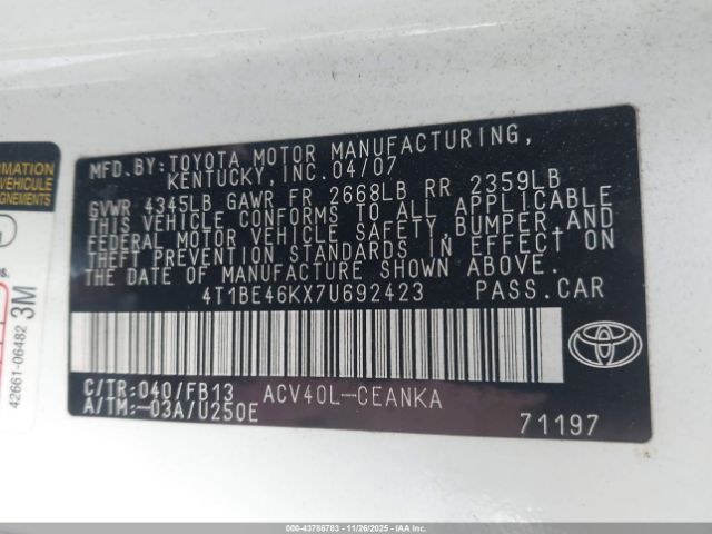 Toyota Camry Le Image 13