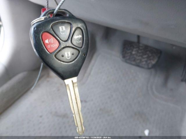 Toyota Camry Le Image 11