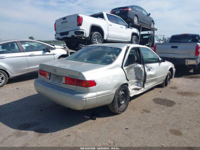 Toyota Camry Ce Image 10