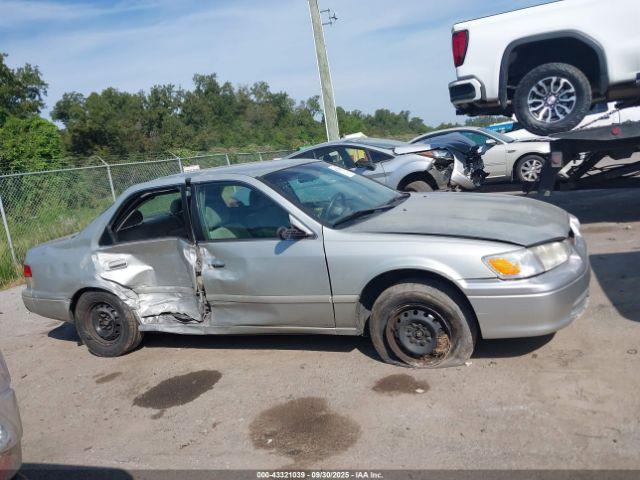 Toyota Camry Ce Image 7