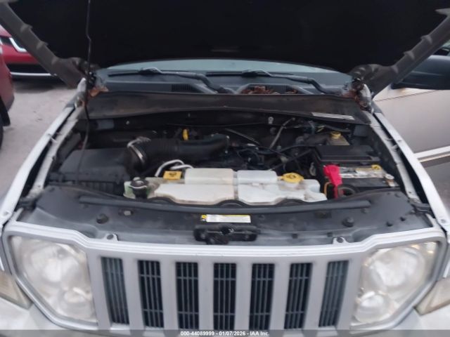 Jeep Liberty Sport Image 10