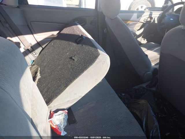 Ford Focus Lx Image 5