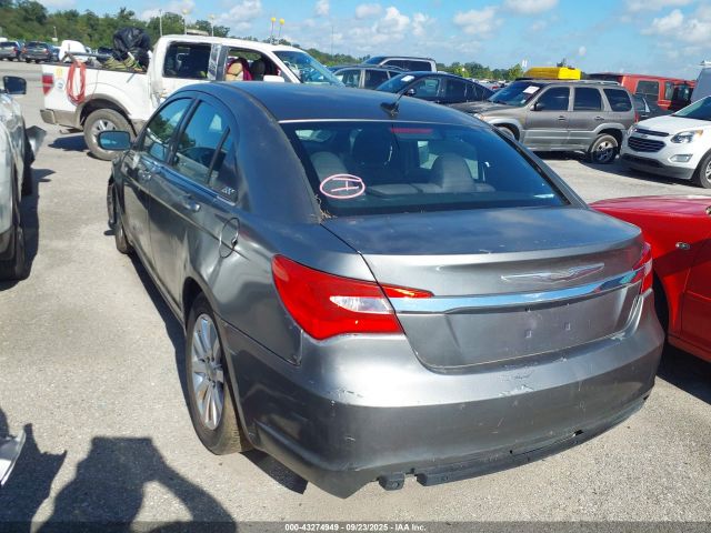 Chrysler 200 Touring Image 13