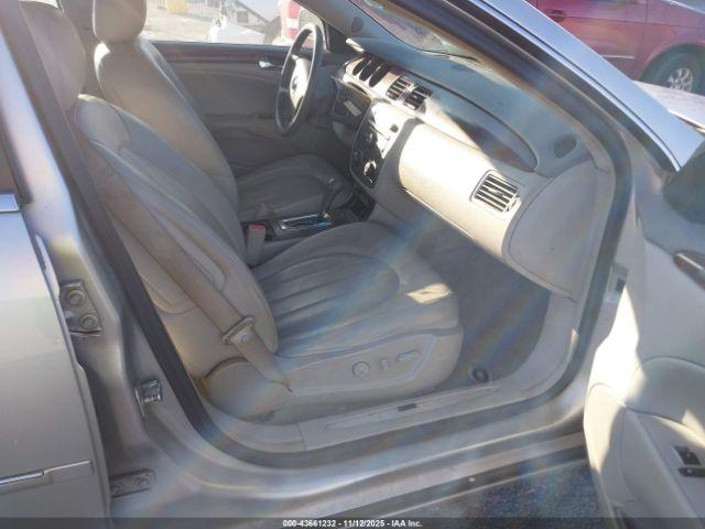 Buick Lucerne Cxl Image 4