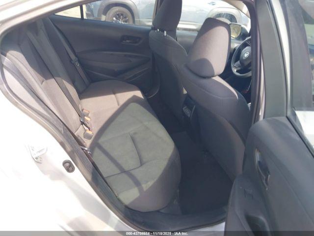 Toyota Corolla Le Image 8